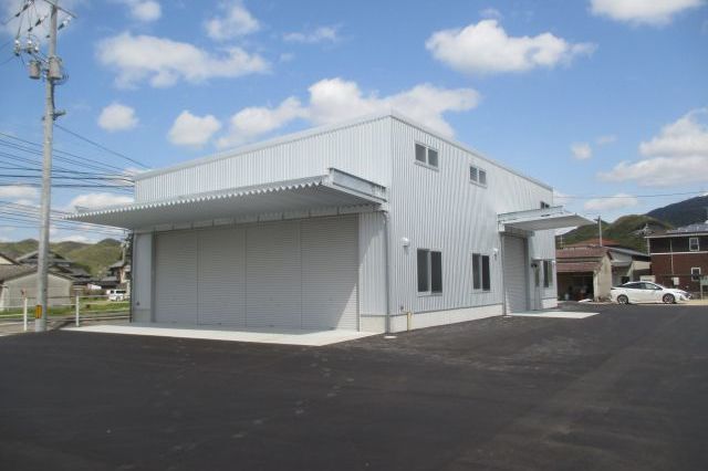 自動車整備工場の画像