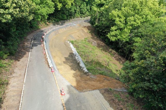 道路・法面工事中