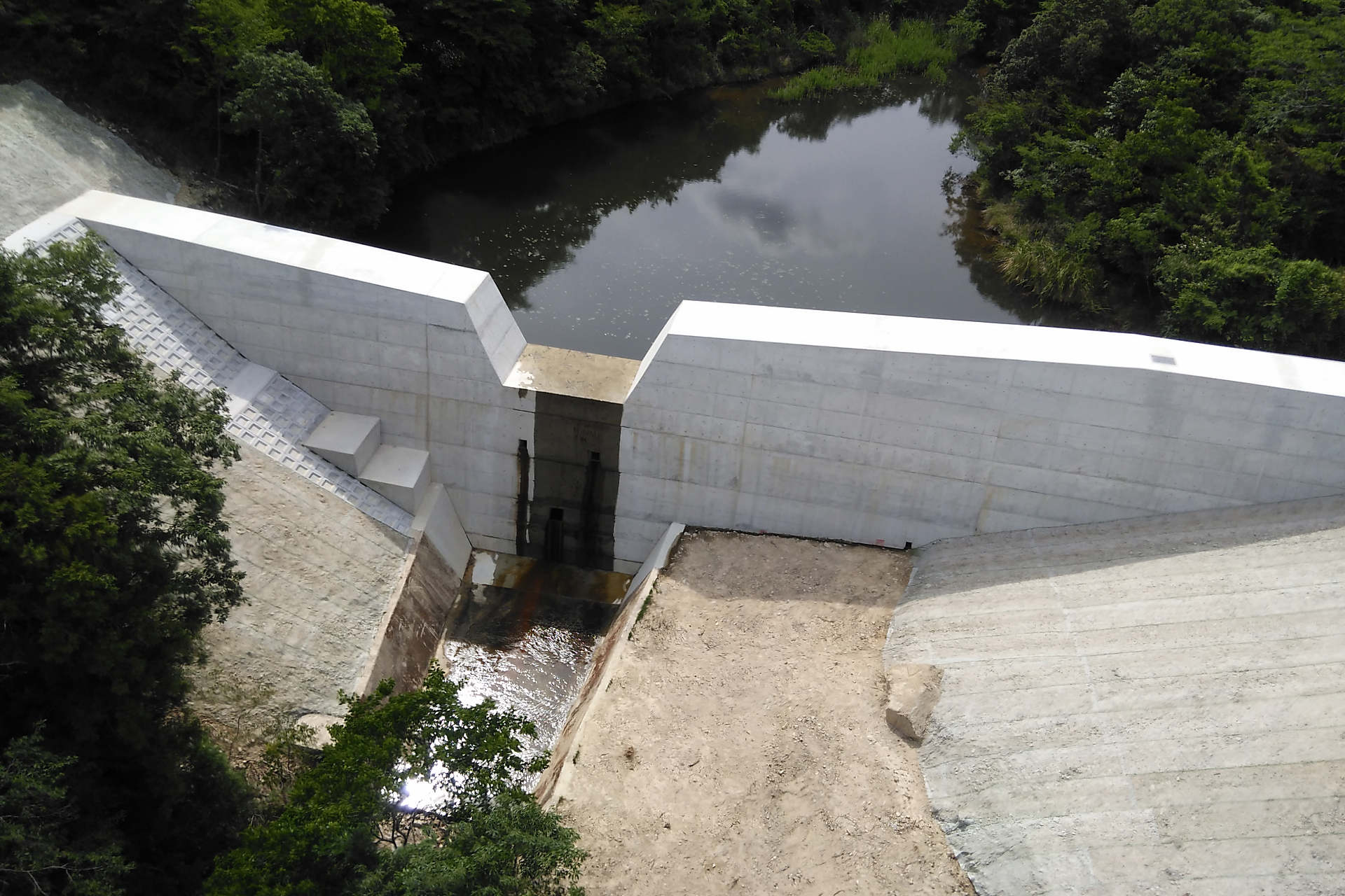 堰堤工事の画像